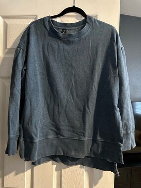 90 degree’s women Crewneck Sweater with side slit - Slate Blue
